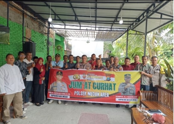  Kapolsek Medan Area Gelar Jum’at Curhat di Kafe Kembang