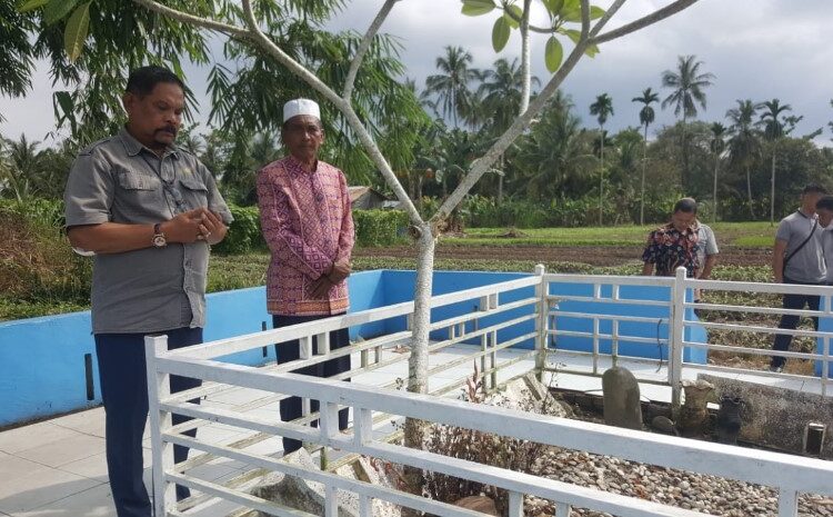 Rahudman Ziarahi Makam Pendiri Kota Medan Guru Patimpus