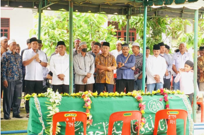 Abang Kandung Berpulang, Bupati Sergai Sangat Berduka 