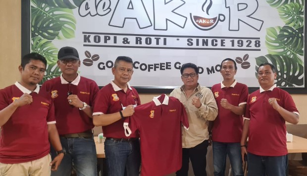 Terima Baju Terbaru Pewarta, Ketua JMSI Sumut Apresisiasi Kepedulian Sosial Ketua Pewarta