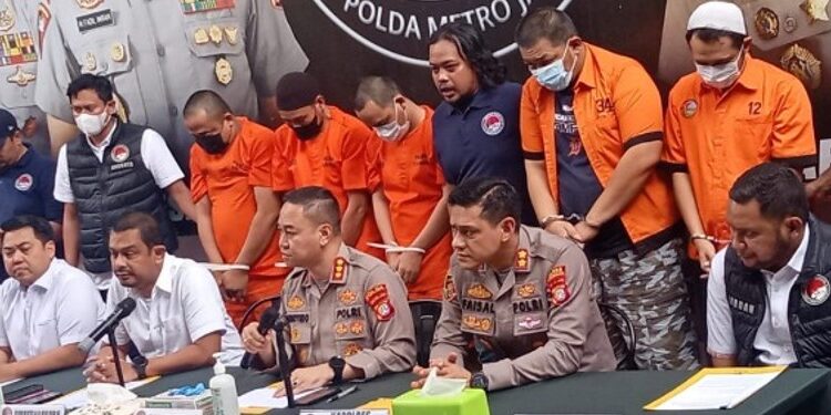 Polda Metro Jaya Ringkus 5 Kurir Seludupkan 109,9 Kg Sabu