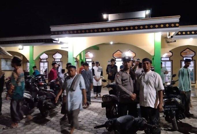  Dikawal Polres Morowali dan Polsek Jajaran, Umat Muslim Nyaman Shalat Tarawih di Mesjid