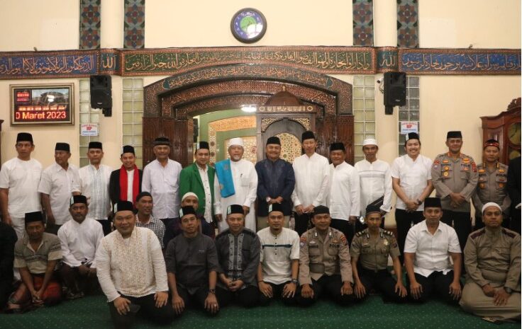  Wakapolda Sumut Safari Subuh Jumat Berkah di Mesjid Raya Aceh Sepakat