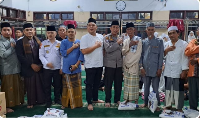Safari Ramadhan Polisi Mendengar dan Memberi Solusi, Majelis Ar-Raudhah Poldasu Kunjungi Mesjid Al-Ikhlas