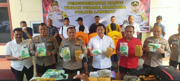 Satres Narkoba Polres Langkat Gagalkan Peredaran Narkoba Aceh-Medan, 20 Kg Sabu Disita