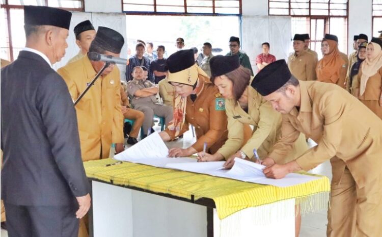  129 Pejabat Administrator dan Pengawas di Lingkungan Pemkab Simalungun Dilantik