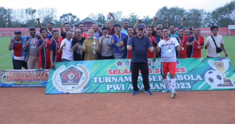 Ditutup Sekda, Tim Kodim 0208 Juara I Turnamen Old Crack PWI Asahan 2023