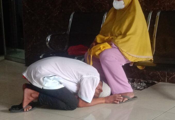  Pecandu Narkoba Sujud Maaf di Kaki Ibunya Usai Direhabilitasi di IPWL LRPPN BI