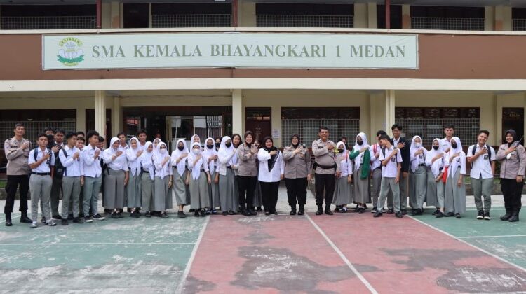  Polrestabes Medan Beri Sosialisasi Penerimaan Polri 2023 di Sekolah SMA Kemala Bhayangkari 1 Medan