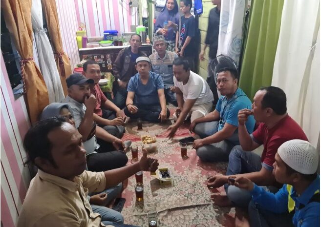  Di Kediaman Rijam Kamal Siahaan, Ketua Pewarta Bukber dengan Pengurus dan Anggota