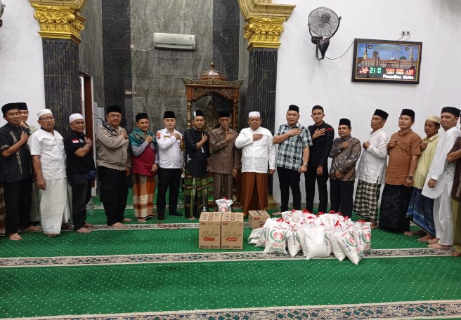  Tim Safari Ramadhan Polisi Mendengar dan Memberi Solusi Kunjungi Mesjid Al-Malik