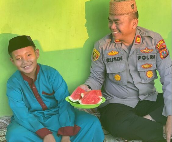 Kapolsek Lima Puluh Bersama Personil Kunjungi Panti Asuhan Darut Taufiq Batubara