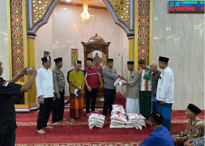  Safari Ramadhan di Mesjid Amaliyah Mabar, Wakapolda Sumut: Jaga Anak Kita Agar Terhindar dari Hal Negatif