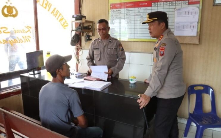  Sidak Polsek Tanah Jawa, Kapolres Simalungun: “Buka Mata Dan Telinga Untuk Pelayanan Kepada Masyarakat”