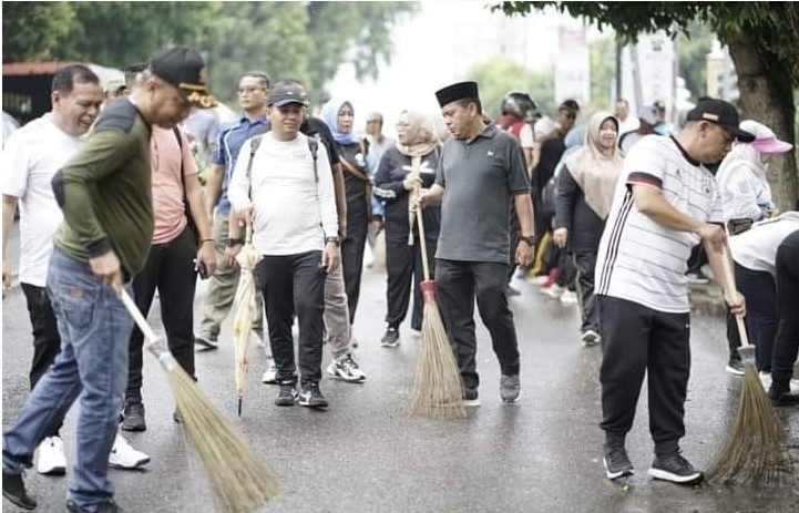  Jumat Bersih, Bupati dan Wabup Labuhanbatu Hadiri Pencanangan Gotroy di Lapangan Ika Bina