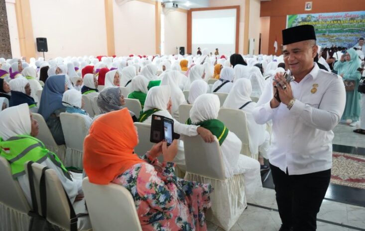  Buka Bimbingan Manasik Haji Akbar, Wali Kota Medan Berpesan Kepada Jamaah Untuk mengikutinya Dengan Sungguh-Sungguh