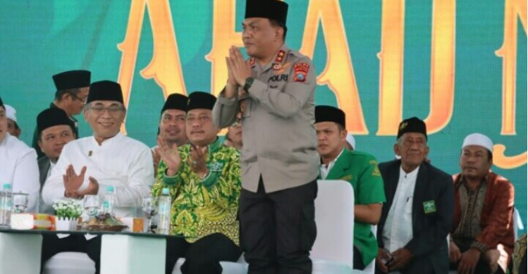  Kapolda Sumut Hadiri Satu Abad NU di Ponpes Mustafawiyah