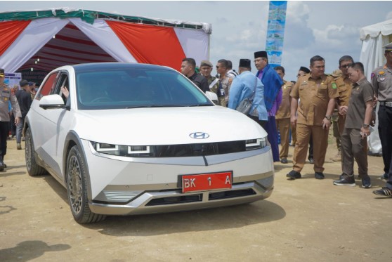 Kenderai Mobil Dinas Listrik, Bobby Nasution: Kurangi Polusi dan Emisi di Kota Medan