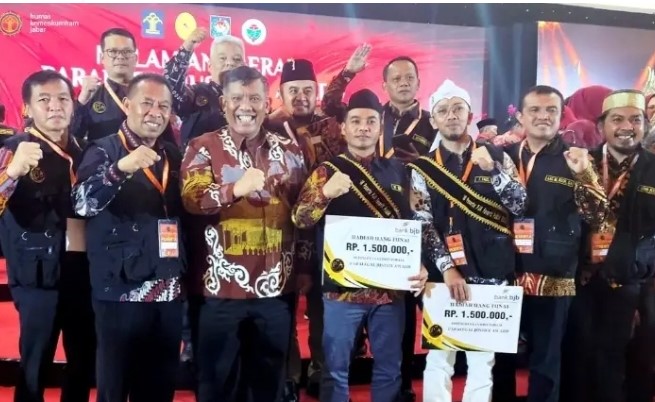  29 Lurah dan Kades Binaan Kanwil Kemenkumham Jabar Raih Penghargaan Paralegal Justice Award 2023