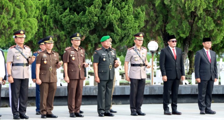  Peringatan HUT Ke-433 Kota Medan, Wali Kota dan Kapolrestabes Ziarah ke Makam Pahlawan