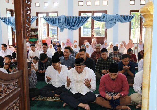  Polda Sumut dan Masyarakat Laksanakan Sholat Idul Adha 1444 H/2023 M