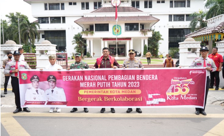 Kemendagri Apresiasi Pemkab/Pemko Sukseskan Gerakan Pembagian 10 Juta Bendera Merah Putih