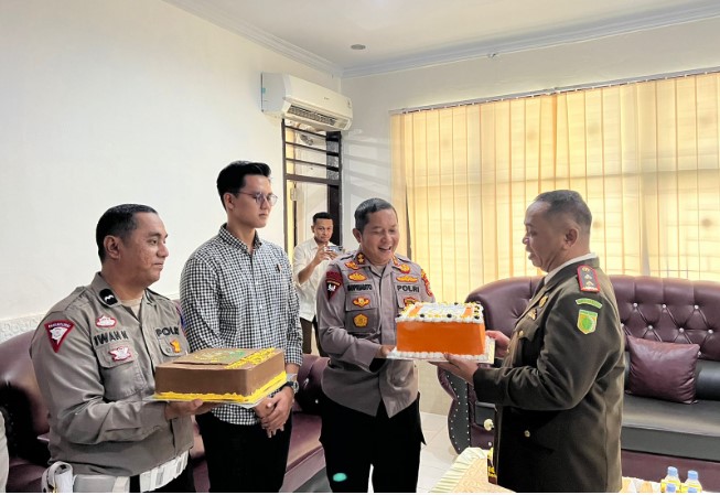 Kapolres Morowali Sambangi Kantor Kejari dan Rayakan Hari Bakti Adhyaksa Ke-63