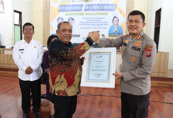 Jadi Orangtua Asuh Bagi Anak Penderita Stunting, Polres Simalungun Terima Tiga Penghargaan