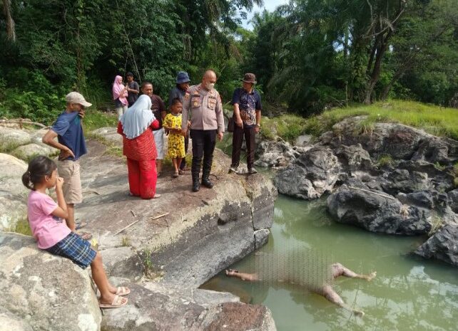 Polsek Tanah Jawa Evakuasi Mayat Perempuan di Sungai Bah Bolon