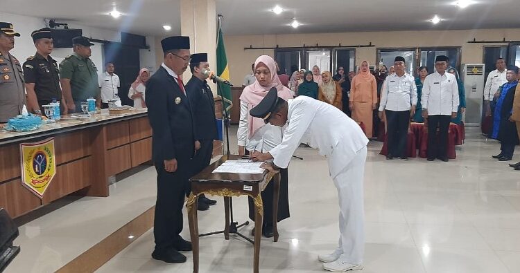  Bupati Labusel Lantik 124 Pejabat Eselon III dan IV