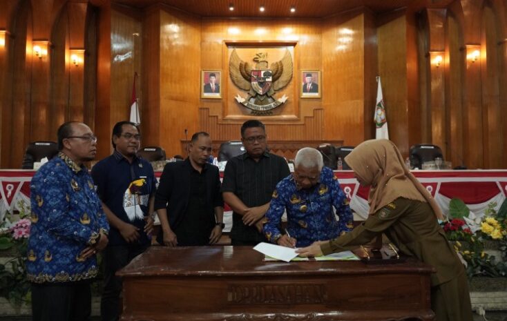  Bupati Asahan Sampaikan Pendapat Akhir Pada Rapat Paripurna DPRD