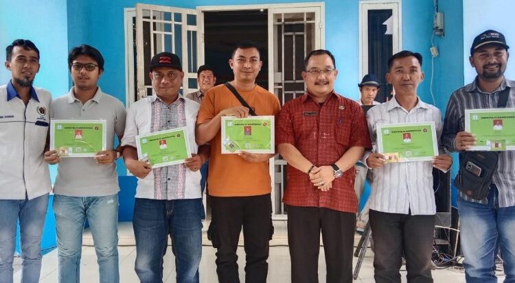 PWI Bersama Dinas Kominfo Asahan Serahkan Sertifikat Kompetensi kepada 32 Wartawan