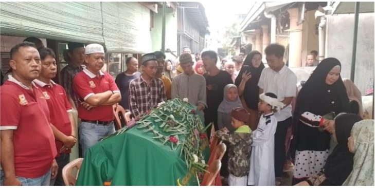  Ibunda Sekretaris Pewarta.co Meninggal Dunia, Ketua Pewarta Melayat dan Berikan Santunan