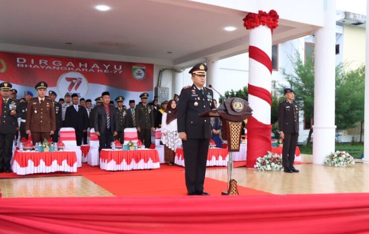  Pimpin Upacara Peringatan HUT Bhayangkara Ke-77 Tahun 2023, Kapolres Morowali Tinjau Pembangunan Fasilitas Air Bersih dan Penyerahan Rumah