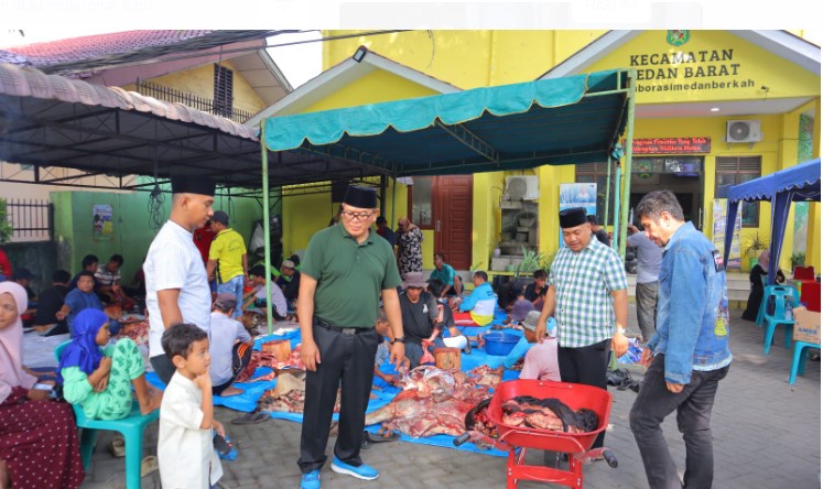 Kecamatan Medan Barat Sembelih 7 Sapi dan 6 Kambing Kurban