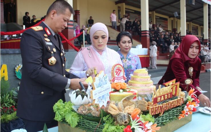  Peringati Hari Bhayangkara Ke-77 Tahun 2023, Kasetukpa Menjadi Irup di Lapangan Merdeka Kota Sukabumi