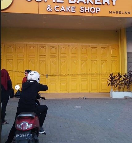  Seorang Pria Ditemukan Tewas di Toko Roti JB and Cake Shop