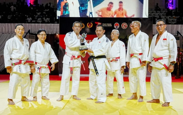 Kapolri Raih Sabuk Hitam di Olahraga Bela Diri Judo