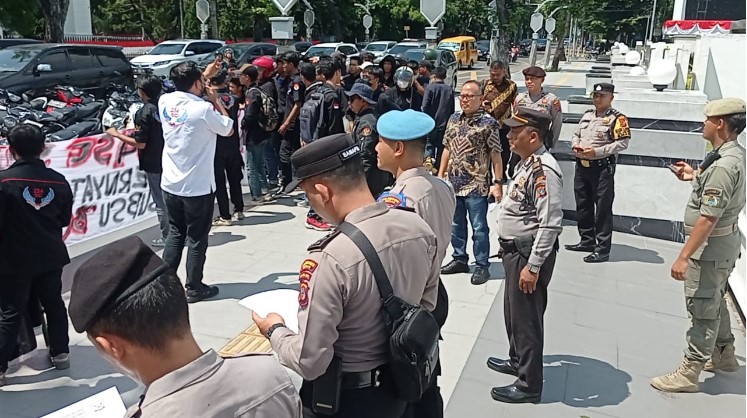  Polrestabes Medan Kawal Aksi Demo Dewan Wilayah 234 Sumut