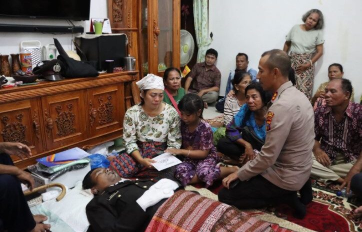  Kapolres Sergai Melayat Ke Rumah Duka Almarhum Bripka Wiwin A Sinaga