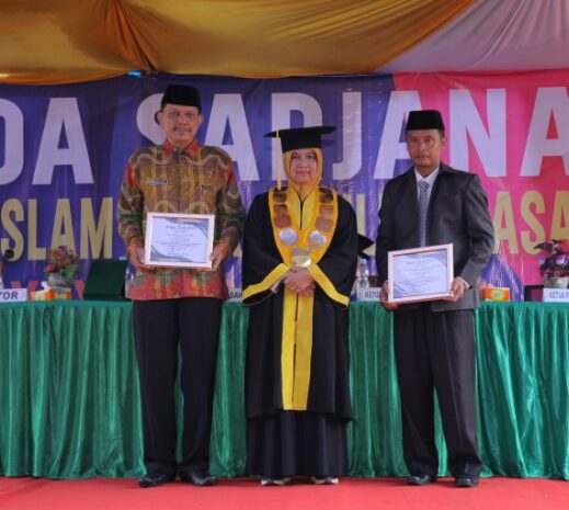 Bupati Asahan Hadiri Wisuda Sarjana IAIDU Asahan Angkatan XXX