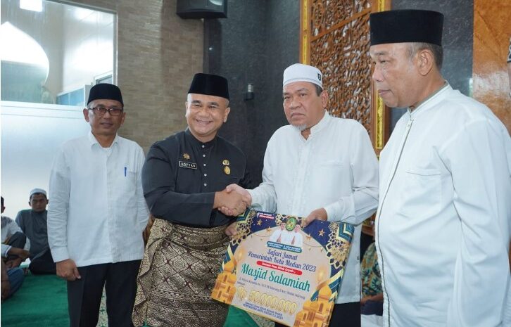 Bobby Nasution Beri Bantuan ke Mesjid Salamiyah, BKM: Sangat Bermanfaat untuk Perluasan