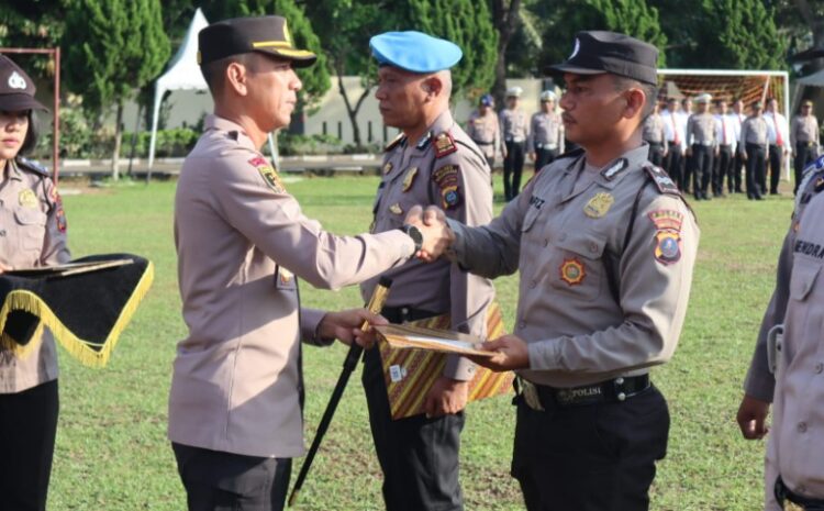  Polres Sergai Gelar Apel Pemberian Piagam Penghargaan kepada Personil Berprestasi