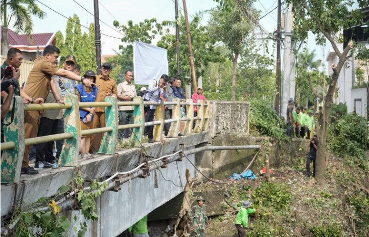 Bobby Nasution Pimpin Aksi Kolaborasi Pemko dan Kodim 0201 Medan Bersihkan dan Tata Sungai Sikambing