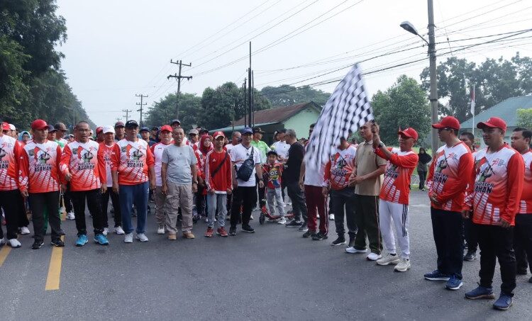  Bupati Asahan Lepas Gerak Jalan Santai Meriahkan HUT Ke-78 RI