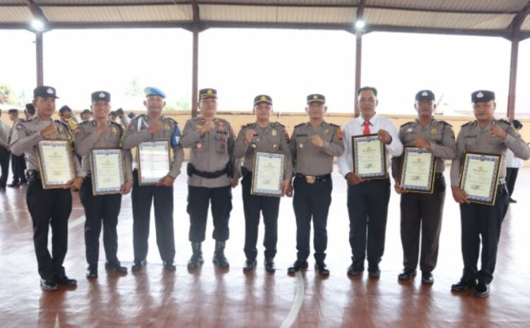  7 Personel Polsek Panai Tengah dapat Penghargaan Kapolres Labuhanbatu