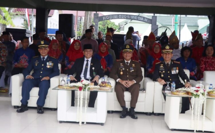  Kapolrestabes Medan Ikuti Pengibaran Merah Putih di Lapangan Benteng