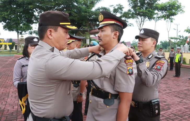  Kapolres Simalungun Pimpin Upacara dan Pisah Sambut 2 PJU dan Pelepasan Personel Purnabhakti
