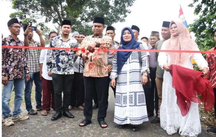 Resmikan Jalan dan Jembatan di Sei Rampah, Bupati Minta Masyarakat Jaga dan Rawat Hasil Pembangunan