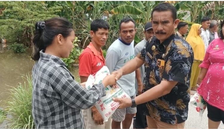  Ratusan Rumah Terendam Banjir, Pemkab Batubara Salurkan Bantuan